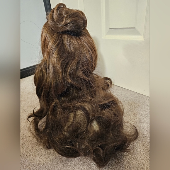 Map of Beauty 24-inch Long Brown Wavy Wig Belle Cosplay - Picture 7 of 10